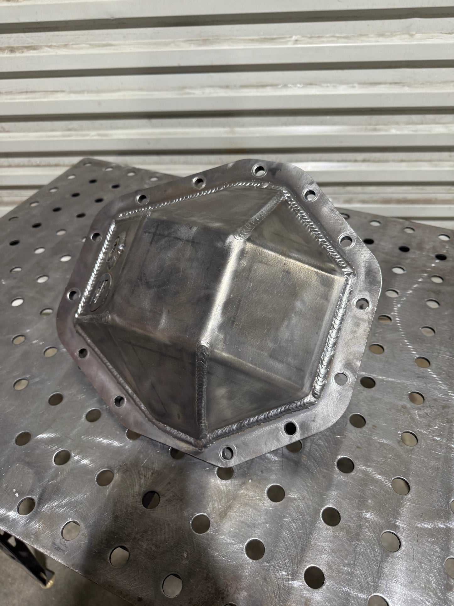 13 / 14 Bolt Shave Rear Diff Cover